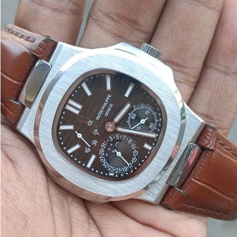 Patek Philippe Nautilus manual wind second
