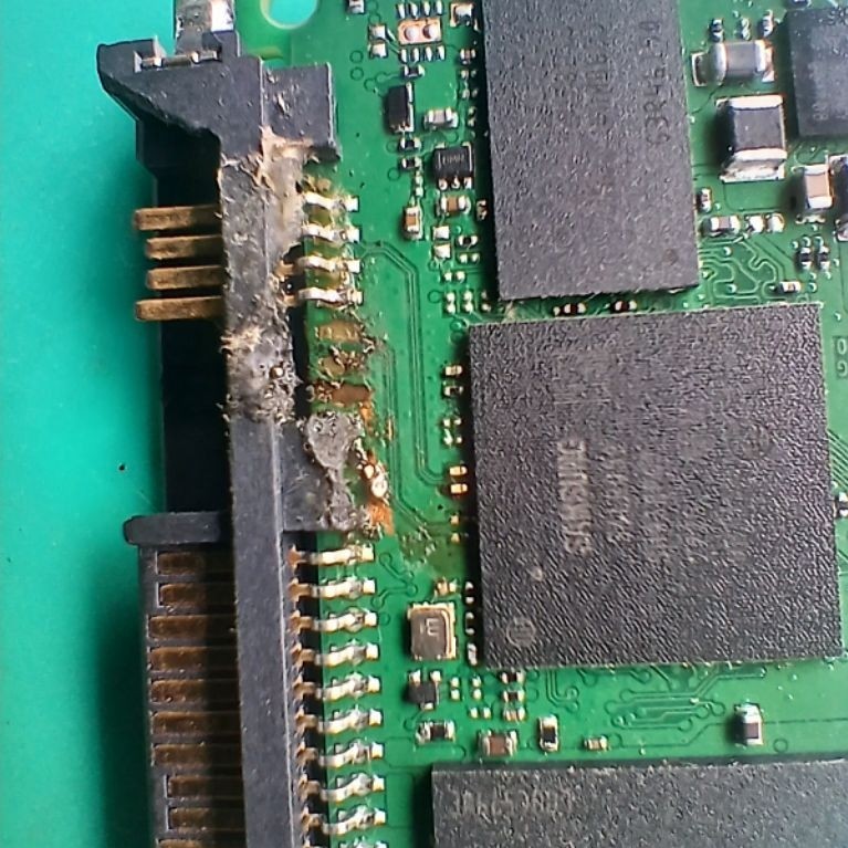 SSD samsung 1TB Rusak