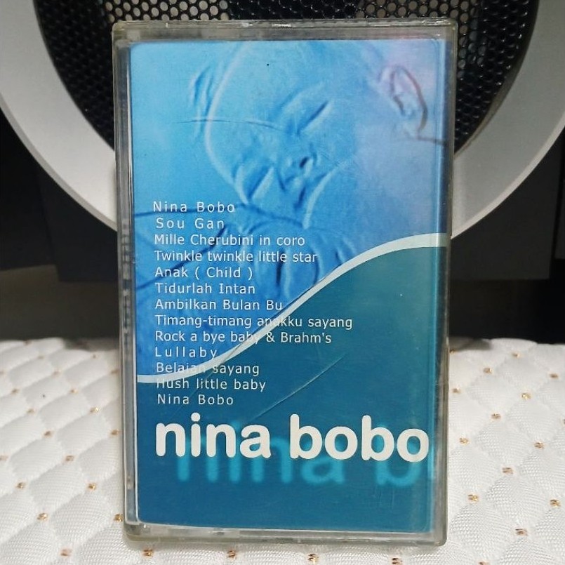 Kaset pita NINA BOBO includ lyrics SONY MUSIC.