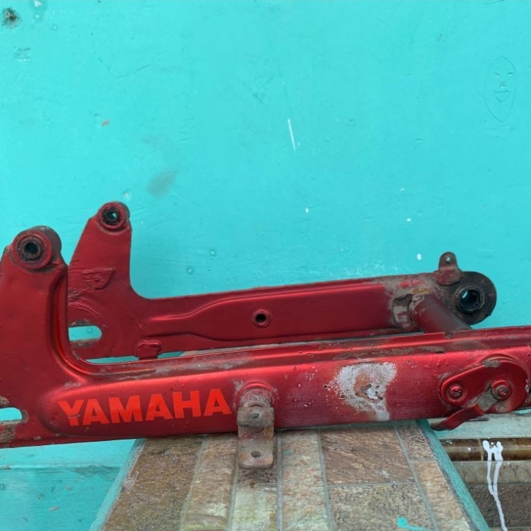sapitan swing arm Yamaha l2G,L2 super , YL2G,yb100,L2SN ,bekas original