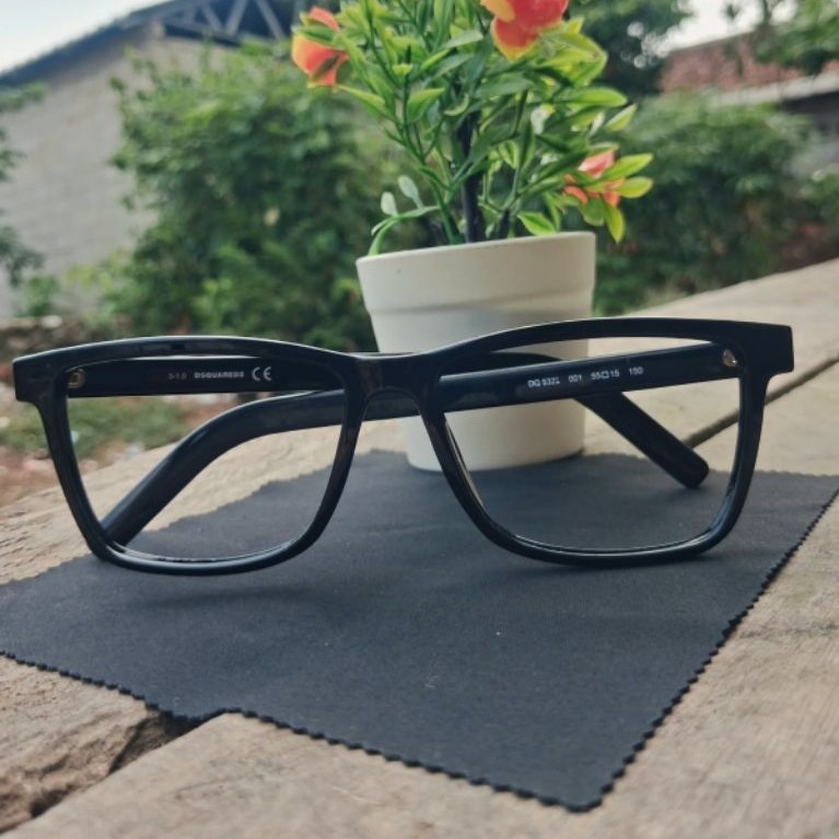 Frame Kacamata DSQUARED2 Second Original Ex Display - Hitam 001