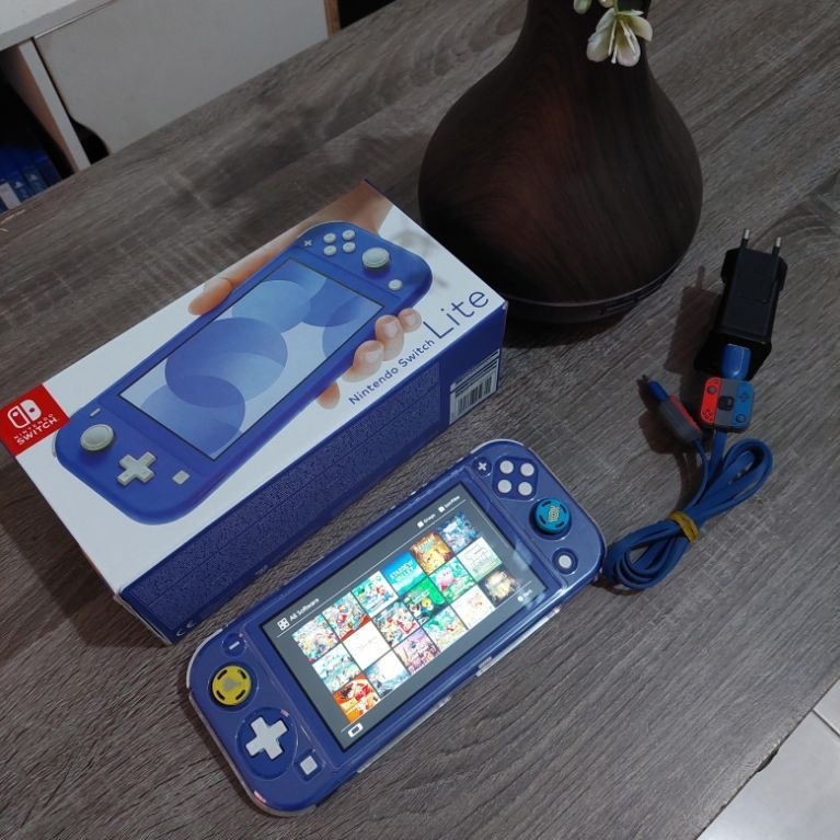 Nintendo switch lite cfw dual boot 128gb  Second like new