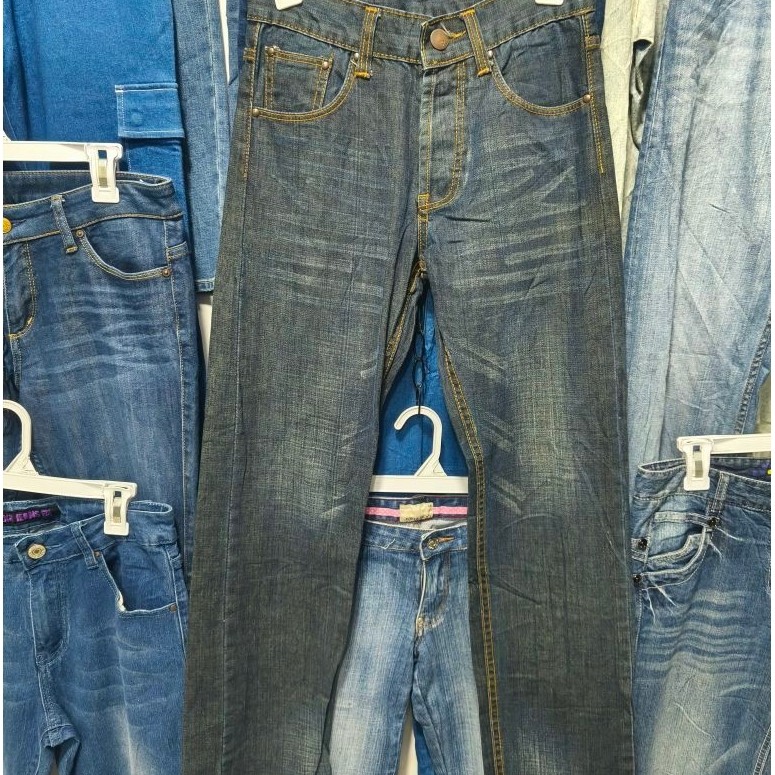 Celana jeans reguler dari Levis size27