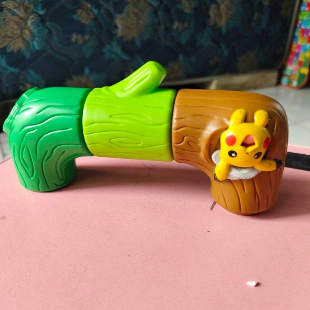 mainan happy meal McDonald's teropong pikachu pokemon
