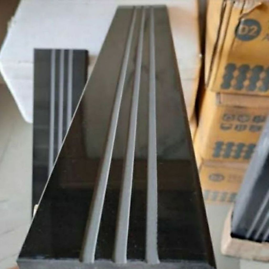 stepnosing granit Lis plin 10x60