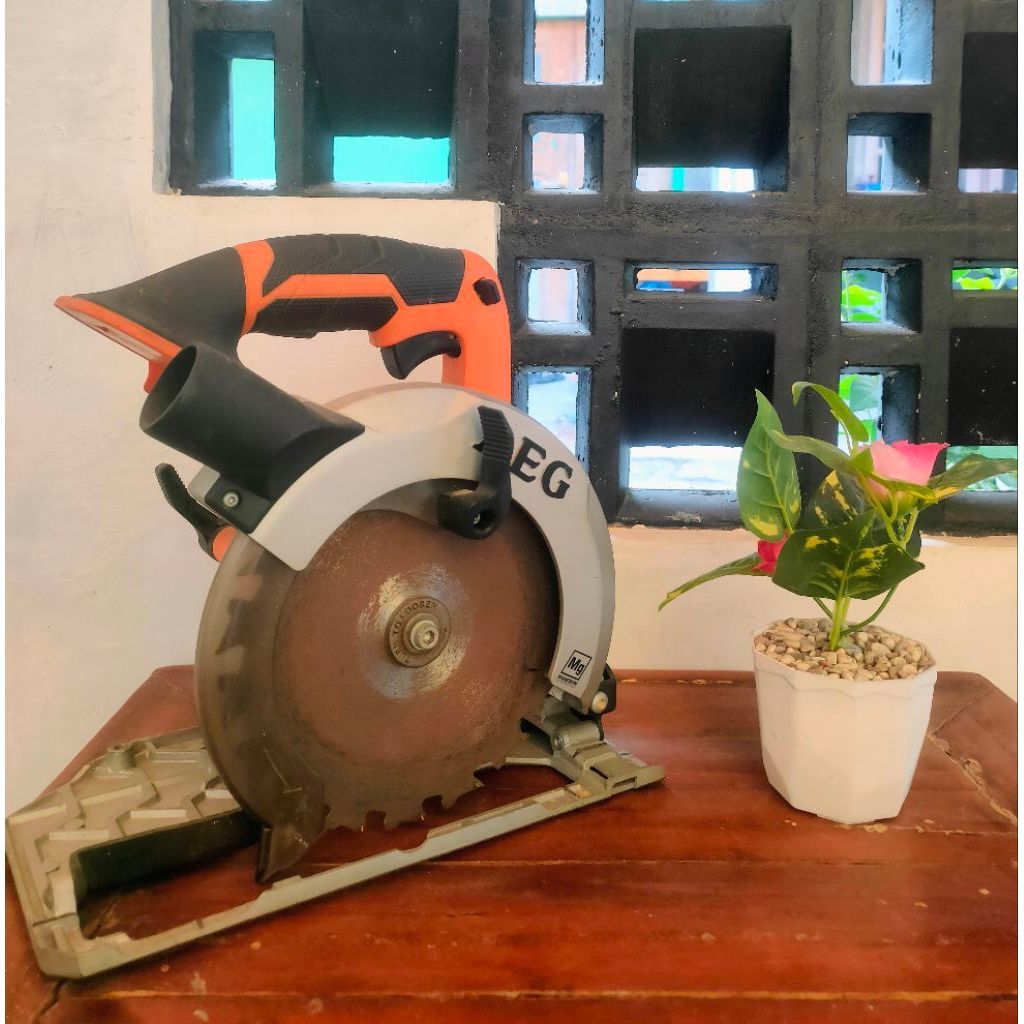 Circular Saw Cordless AEG BKS18 (Bekas Unit Only)
