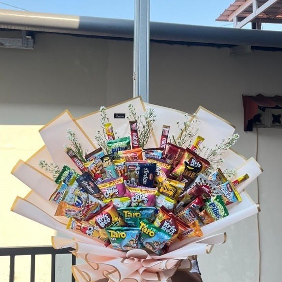 buket snack jumbo/buket snack fresh bunga/buket jajan kekinian/buket wisuda/buket hadiah/buket semar
