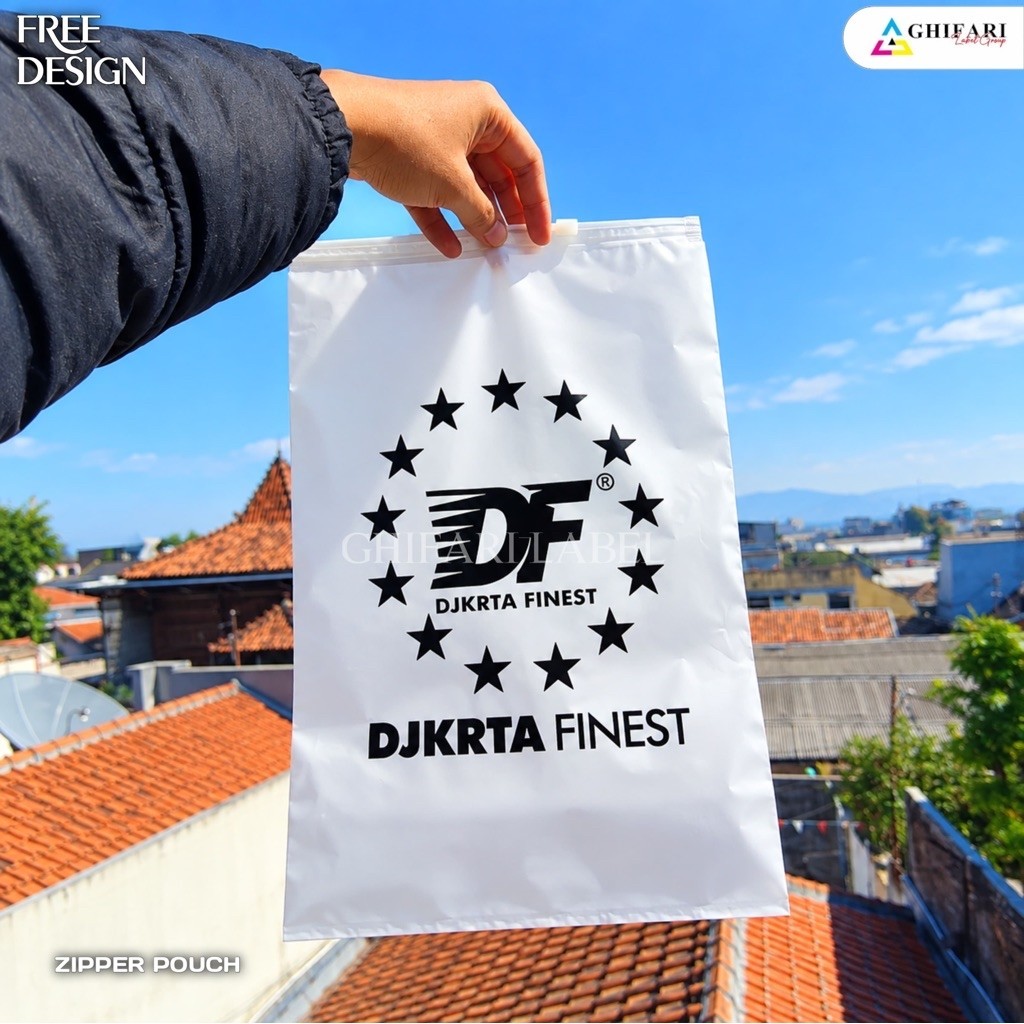 zipper bag custom logo/nama brand  / zipper hijab/zipper kaos ,kemasan baju /kemasan kaos ,zipper