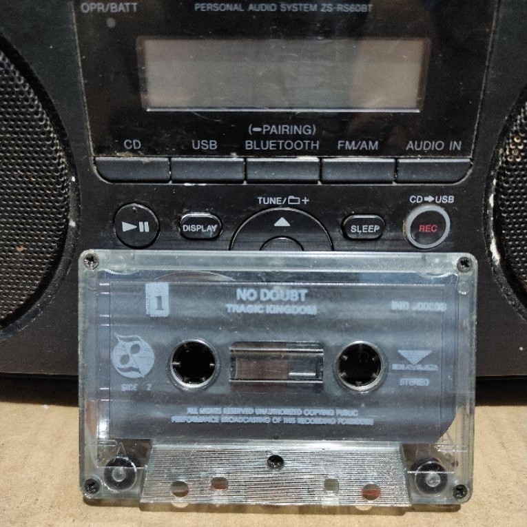 kaset pita no doubt tragic kingdom