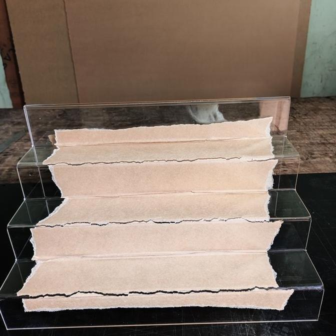 display rak action figure