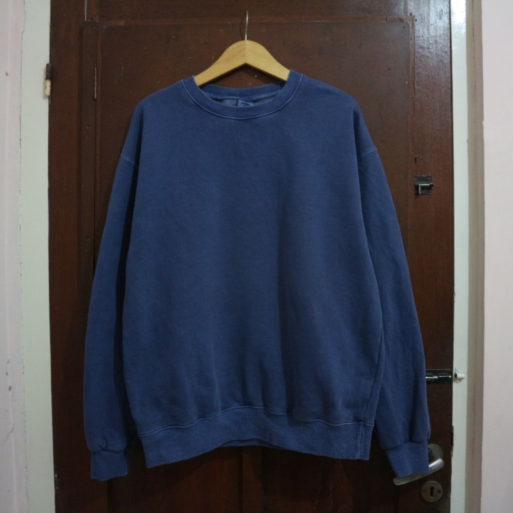 TRAVEL Pigment Wash Crewneck