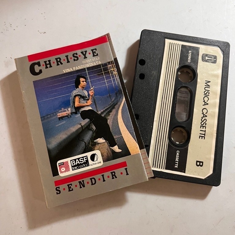 Kaset Kaset Kaset Chrisye Sendiri Guest Star Vina Panduwinata Stereo