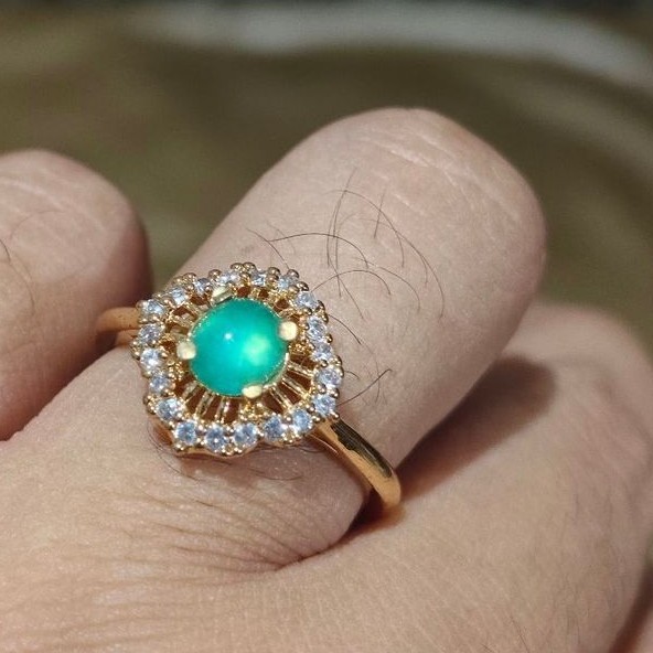 Natural Bacan Palamea Kristal Ngair Giwang Melintir HQ
Aslinya lebih bagus banget