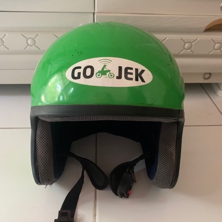 Helm Go Jek Tanpa Kaca (Preloved)