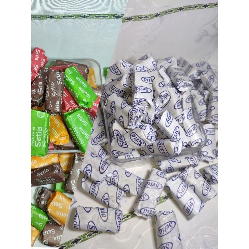 

Dodol garut campur manis legit 1kg macam rasa varian enak MANIS LEGIT GA LENGKET