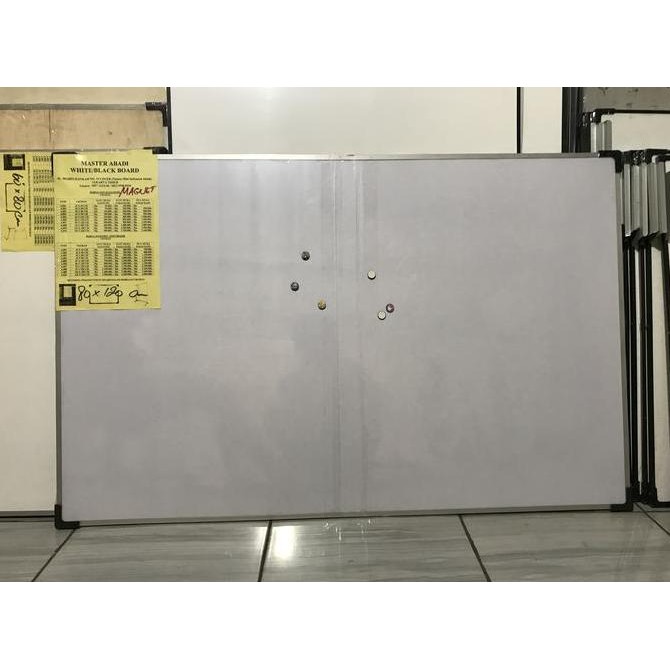 

whiteboard gantung 90X120 magnetik