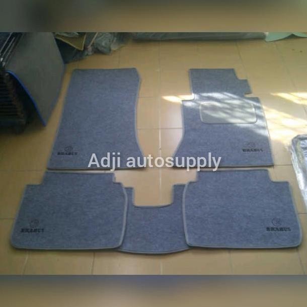 KAET MOBIL MERCEDES BENZ E220 W124