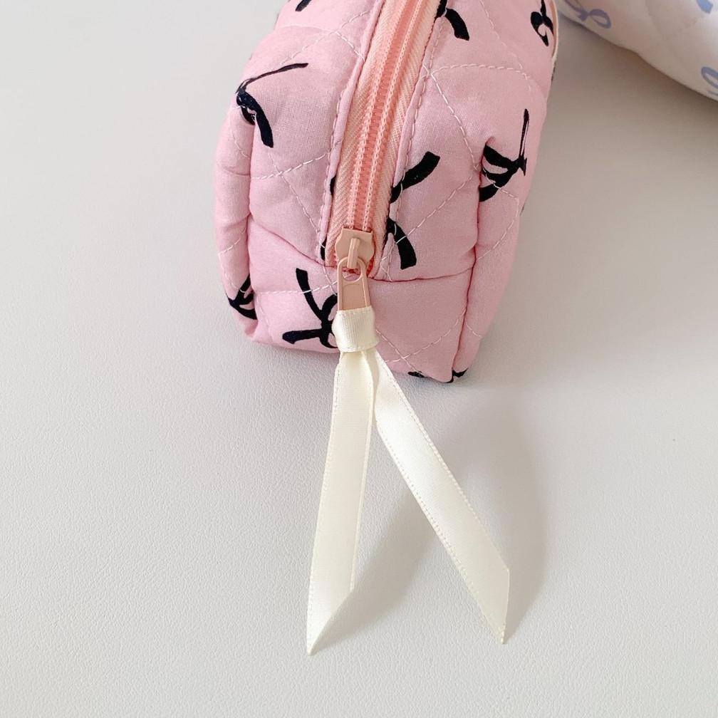 

Eelic Shinsday Tempat Pensil Pouch Makeup Tas Kosmetik Kotak Pensil Bow Pita Coquette Y2K Aesthetic Korea Organizer Bag Serbaguna Hj-77