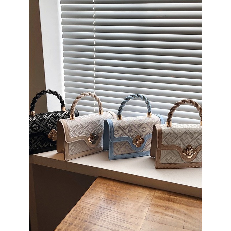 Tas Selempang Fashion Trendy Segar Tas Bahu Tunggal Gaya Mewah Ringan Gaya Chanel