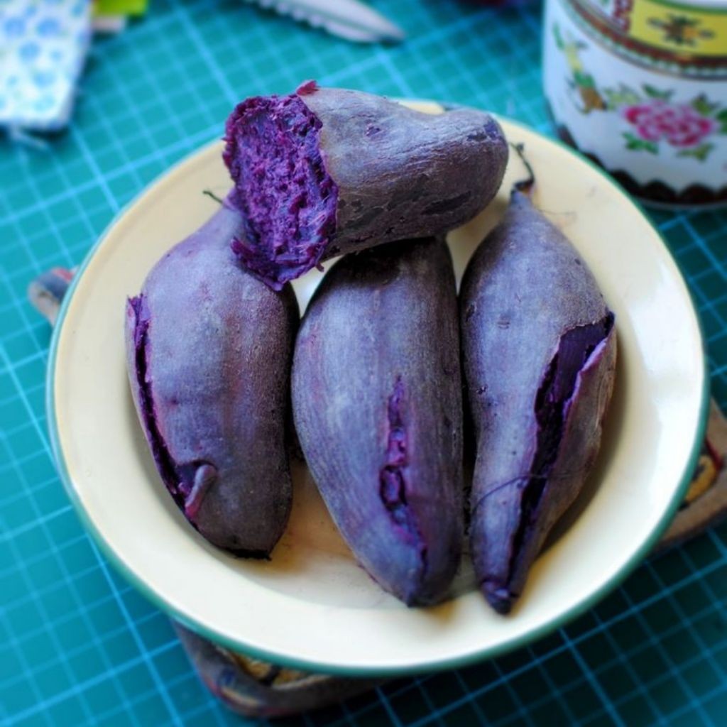 

Ubi Ungu Paket 3 Kilo Ukuran Besar Dan Sedang Fresh Asli Tegal