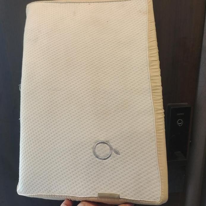 Ready  bantal bayi natural latex dooglee wedge pillow preloved german technology