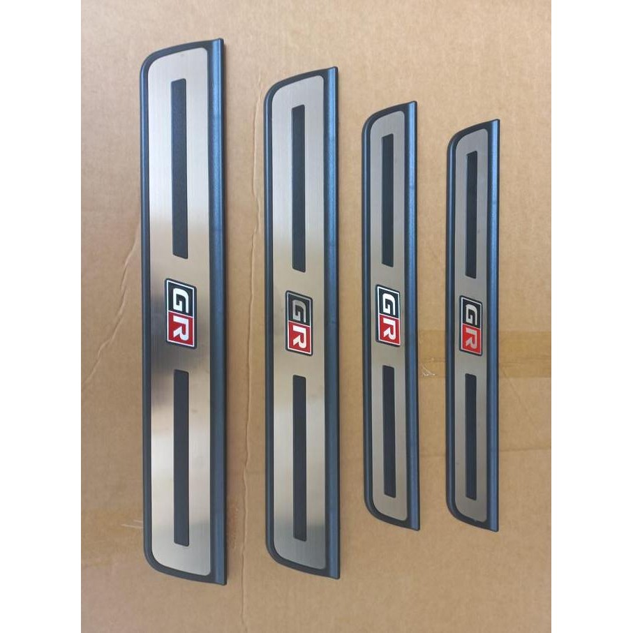 SCUFF PLATE YARIS CROSS STAINLES SILL PLATE SAMPING YARIS CROSS GR