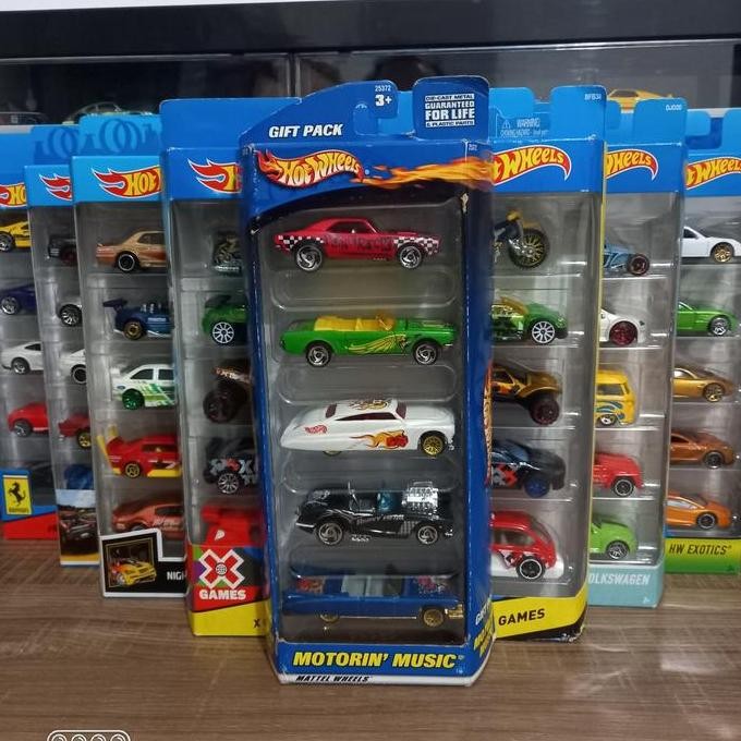 Hotwheels Gift Pack 5 Pcs 67 Camaro Merah Open Hood