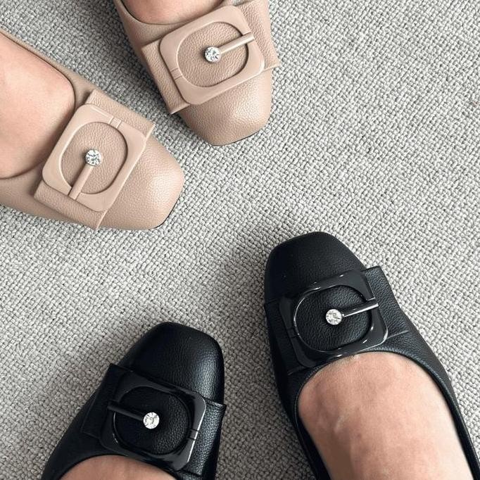 Laviola 4530 Ffs - Sepatu Pantofel Kerja Wanita Black Dan Khaki Hak 2 Cm Heels Shoes