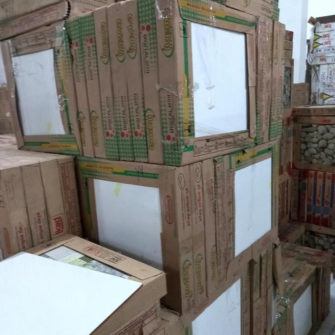KERAMIK 40X40 PUTIH KW 1 IKAD IKEMA