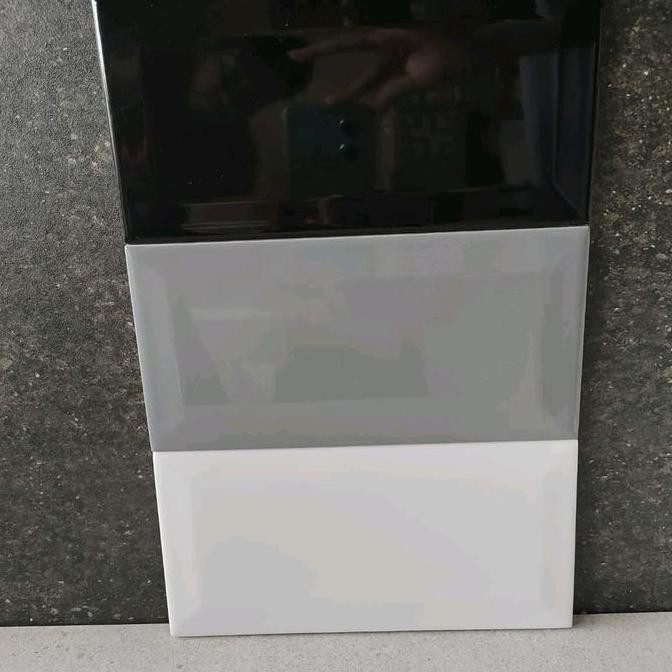 KERAMIK BEVEL - KERAMIK DINDING  10X20 - KERAMIK DINDING DAPUR - BEVEL HITAM - BEVEL PUTIH - BEVEL A