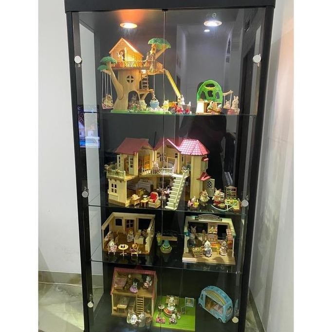 SYLVANIAN FAMILIES LEMARI RAK PAJANG KACA DISPLAY SHOWCASE BONEKA 2709