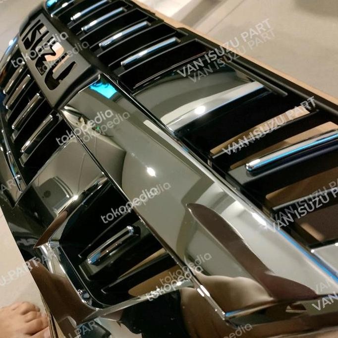 GRIL GRILL GRILLE DEPAN ISUZU PANTHER GRAND TOURING CHROME KRUM ORGNAL