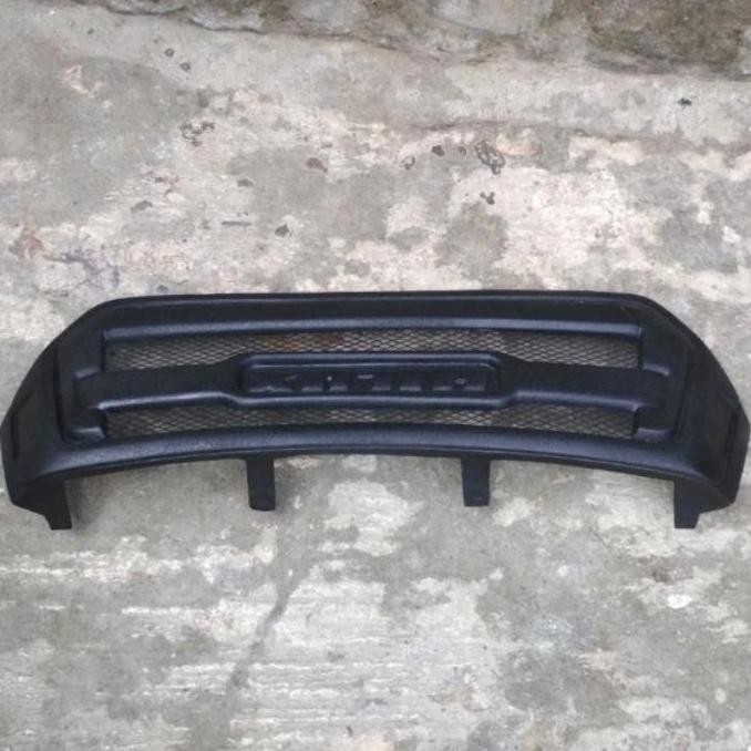 Grill custom Hilux Revo Rocco 2018-2022 model font