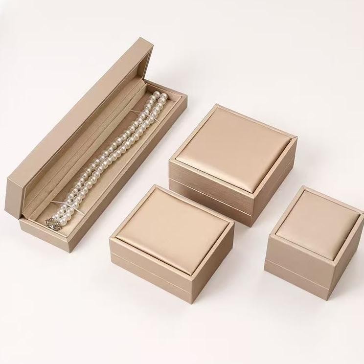 Kotak Perhiasan Warna Putih Beludru Set Bz001Cincin Liontin Gelang Kalung Koye Jewelry Box Unik Lucu