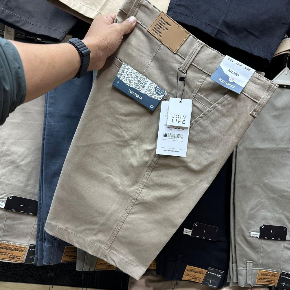 Celana Pendek Santai Pria Hijau Army Branded PULL AND BEAR
