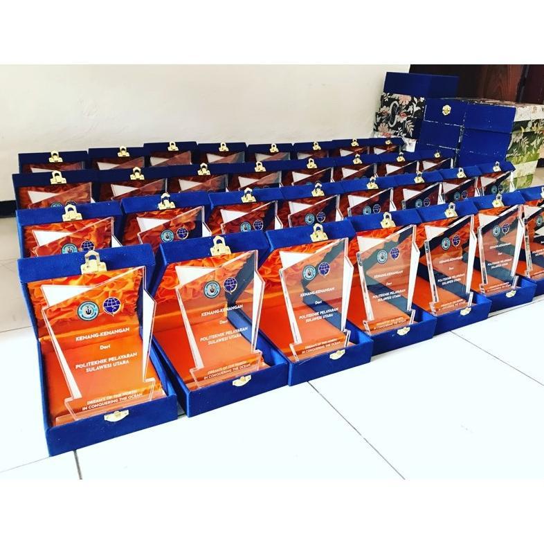 PLAKAT AKRILIK + BOX - PLAKAT CUSTOM - PLAKAT KELULUSAN