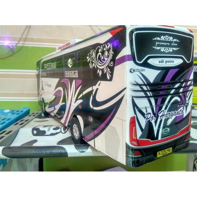 Miniatur bus bis Haryanto