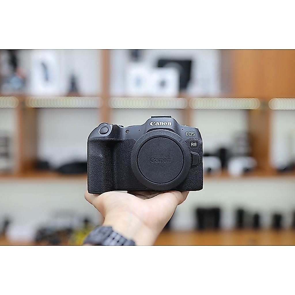 CANON EOS R8 BODY ONLY SECOND LIKE NEW