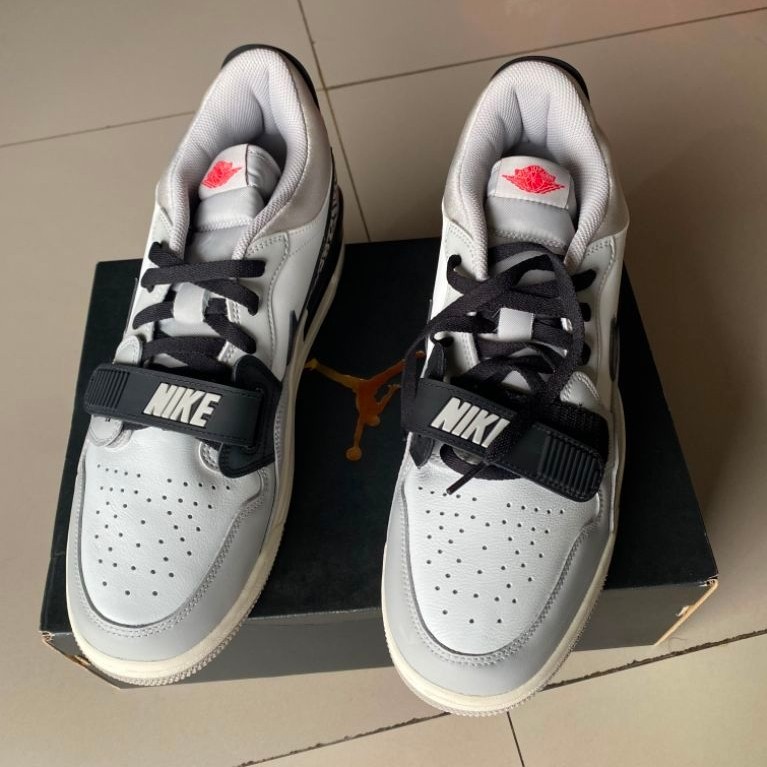 Sepatu Basket NIKE Air Jordan Legacy Original Second