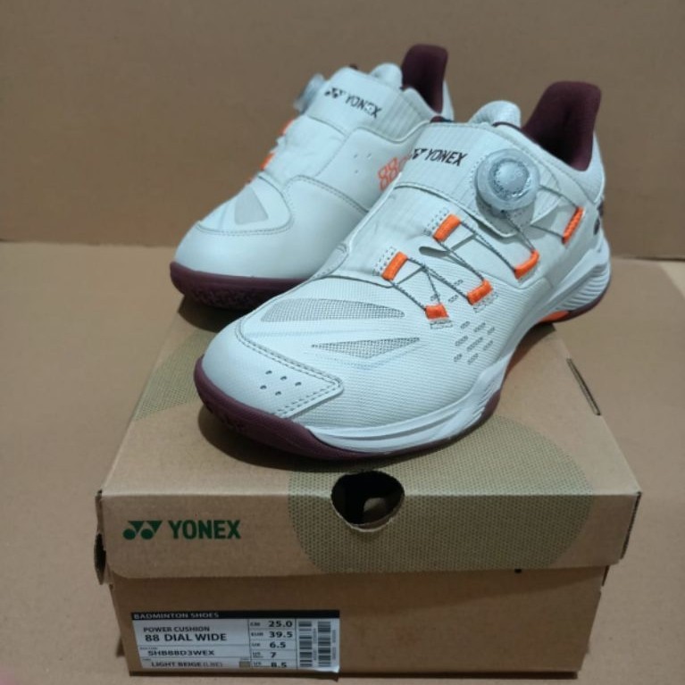 SEPATU YONEX BADMITON DIAL3 WIDE