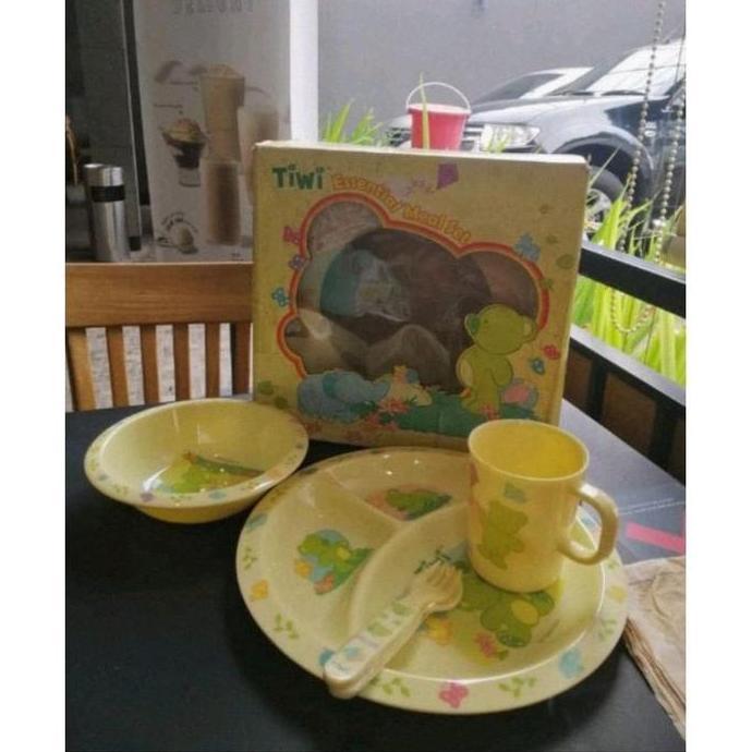 Goodseller- Tiwi meal set bahan melamin mewahh / perlengkapan makan bayi