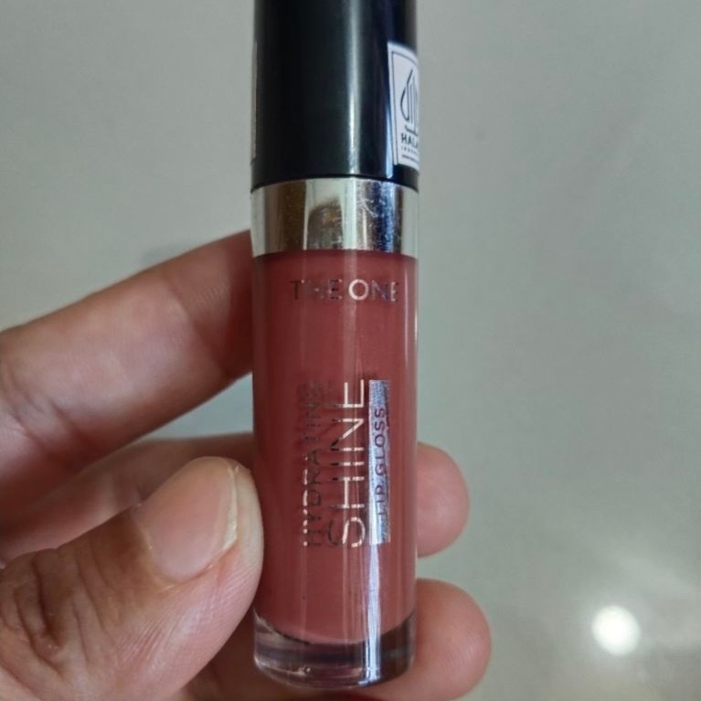 46398 THE ONE HYDRATING SHINE LIP GLOSS CREAMY CARAMEL