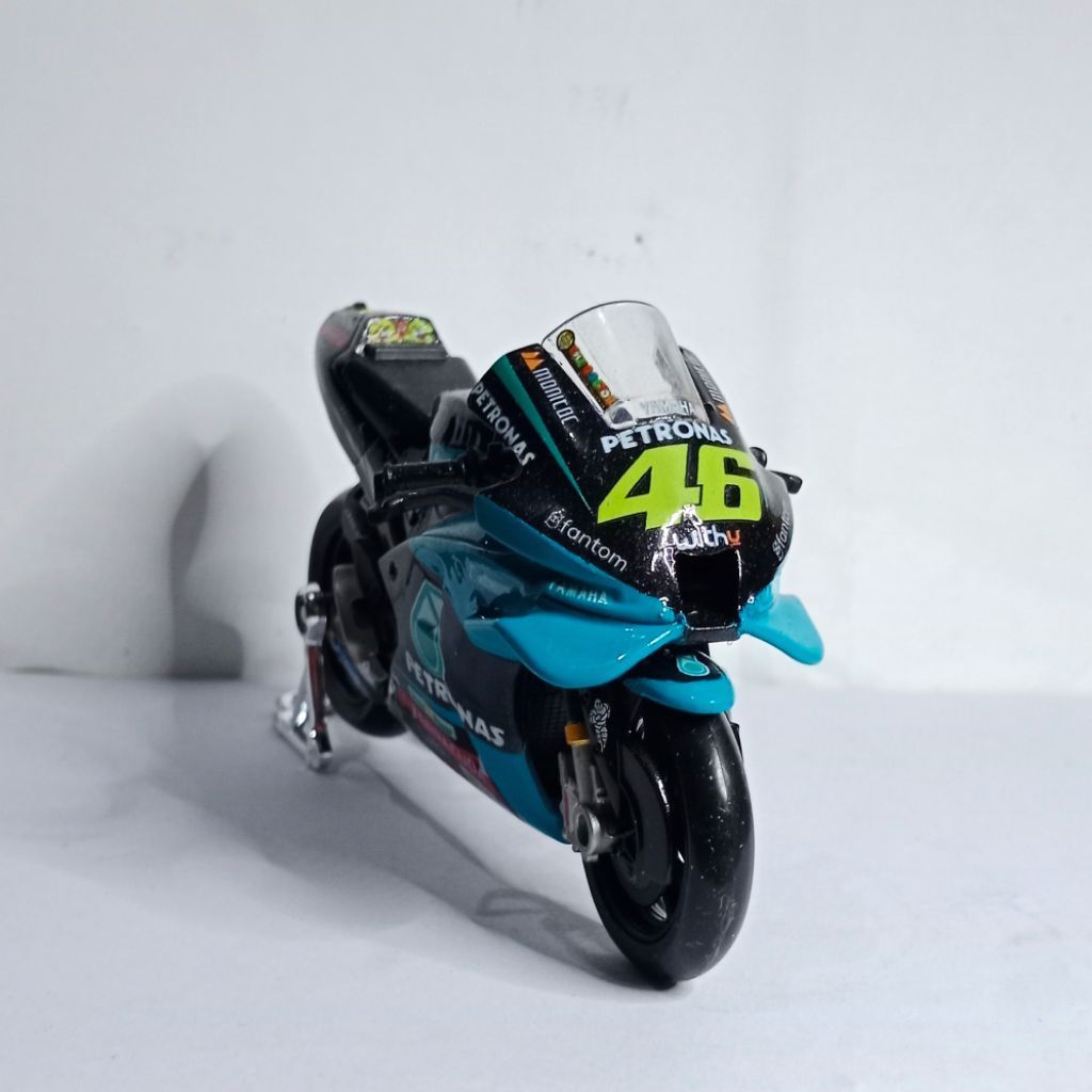 Diecast MotoGP Maisto 1:18 Custom Rossi 46 Yamaha Petronas SRT 2021