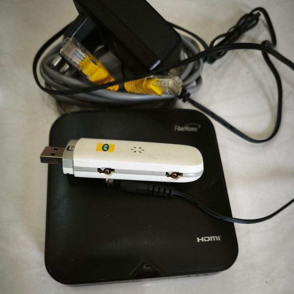 STB HG680P (2GB RAM) OpenWrt WiFi ON + ZTE MF831 USB Modem HiFi Air