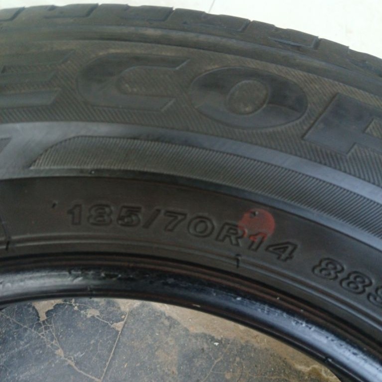 Ban Bridgestone 185/70 R14