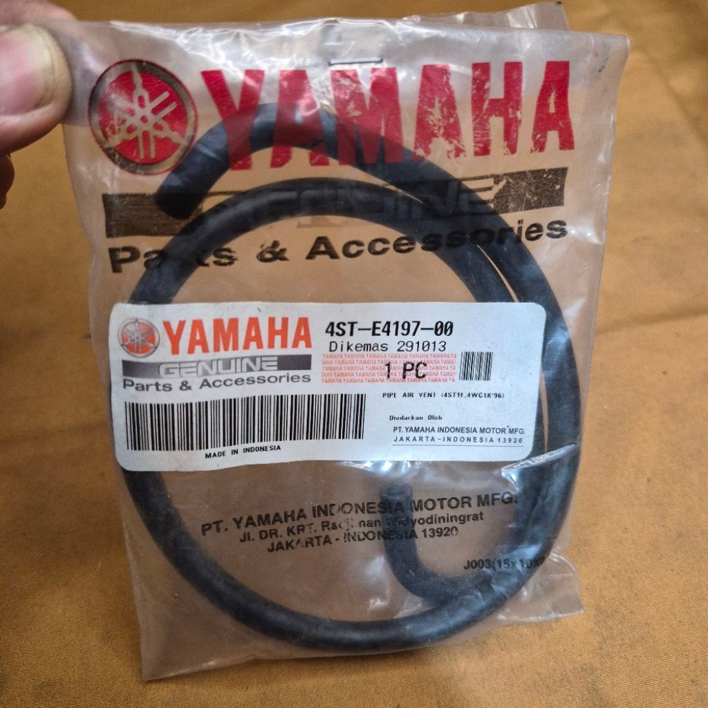 4ST-E4197-00 Selang Udara Hawa Karbu Pipe Air Vent Yamaha Crypton Vega R Lama Original YGP