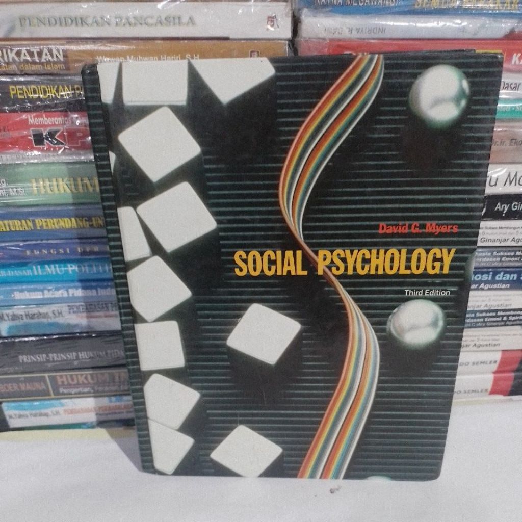Buku SOCIAL PSYCHOLOGY.