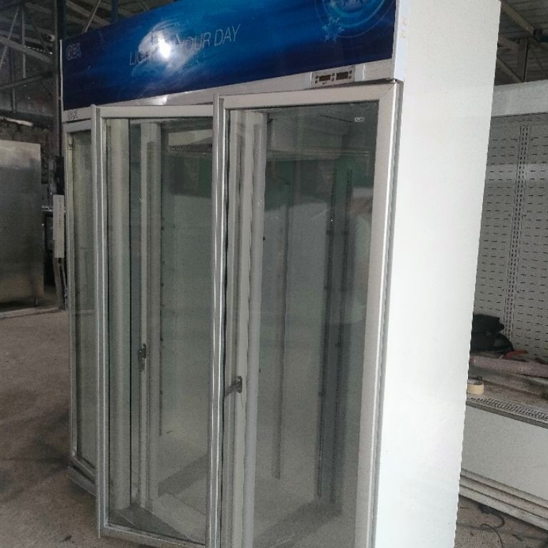 second showcase 3 pintu Gea 1500