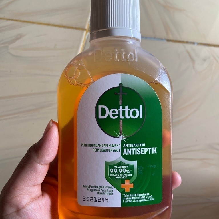(Preloved) Dettol Antiseptik Cair 245ml - Membunuh 99,99% Kuman, Aman untuk Bayi, Desinfektan Serbag