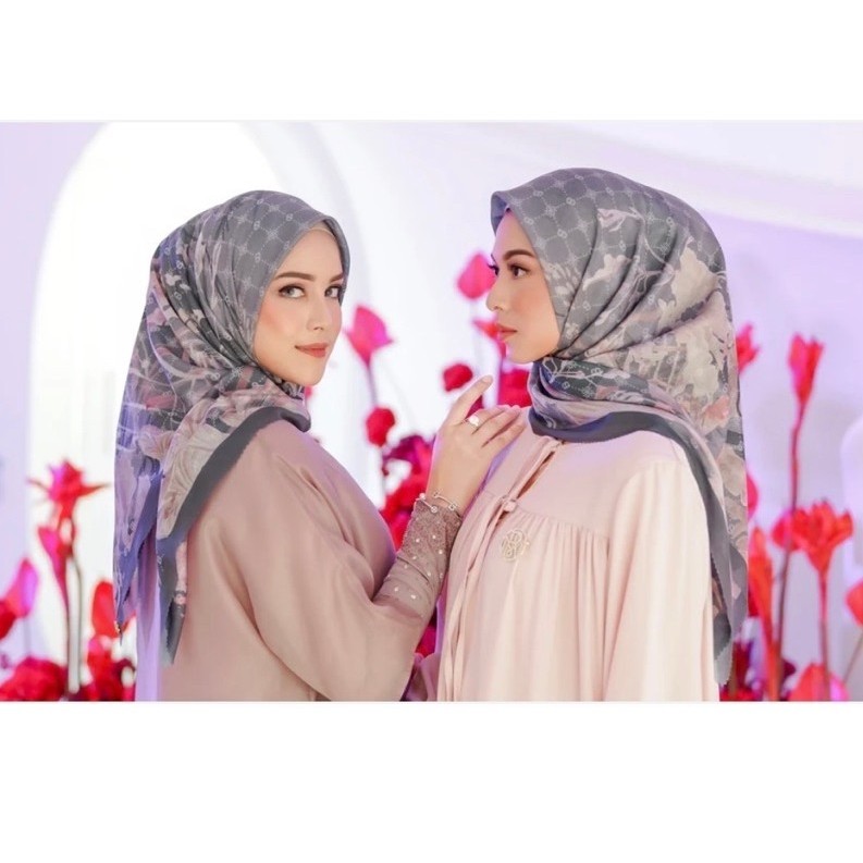 Buttonscarves Xanadu Midnight Size XL (syari) PL